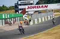 Vintage-motorcycle-club;eventdigitalimages;mallory-park;mallory-park-trackday-photographs;no-limits-trackdays;peter-wileman-photography;trackday-digital-images;trackday-photos;vmcc-festival-1000-bikes-photographs